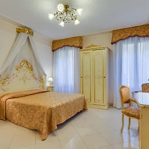 Hotel At Leonard 